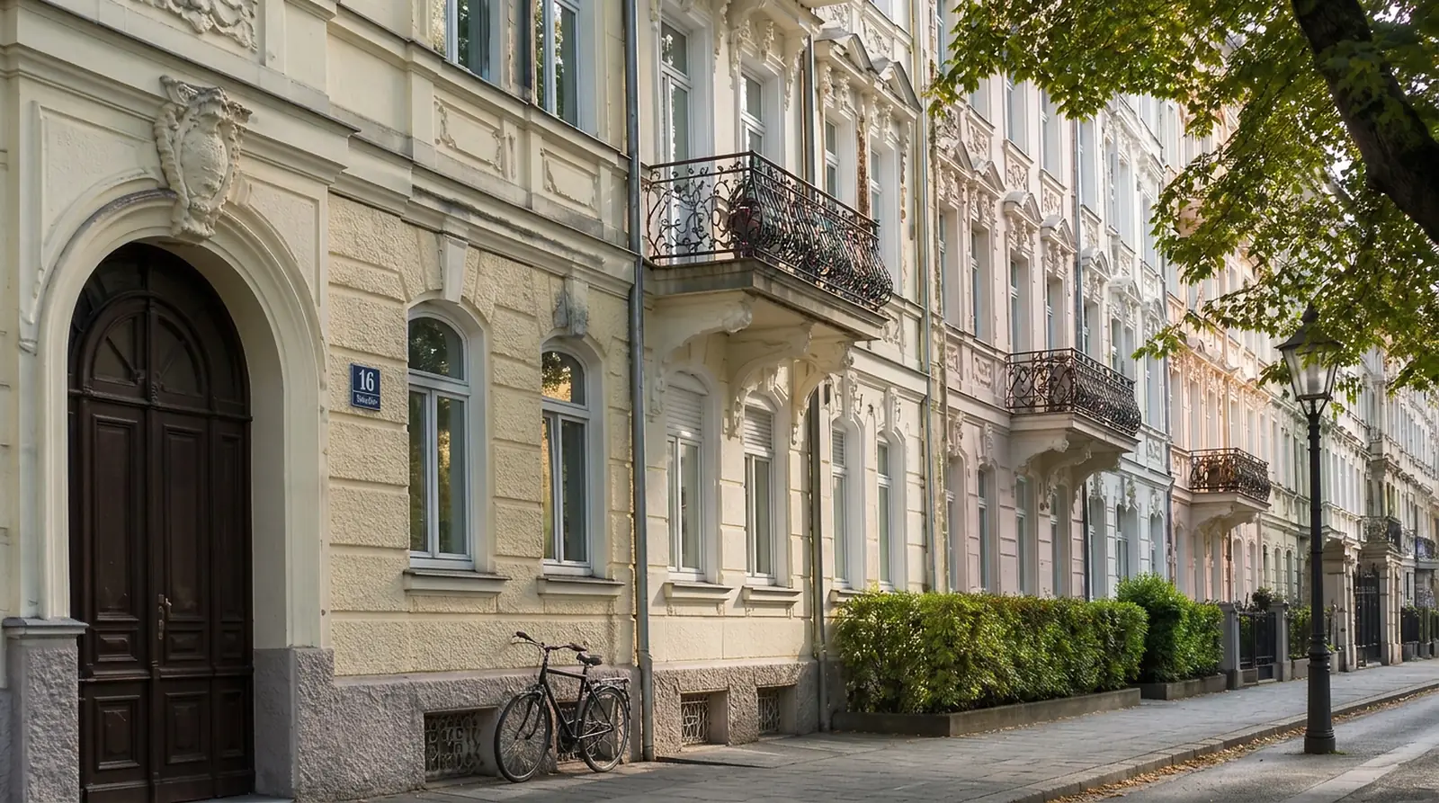 Einzigartige Stadthäuser – KI-generiertes Symbolbild